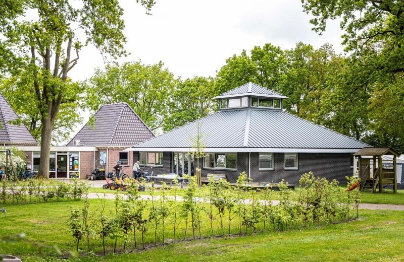 Verwarmd sanitairgebouw