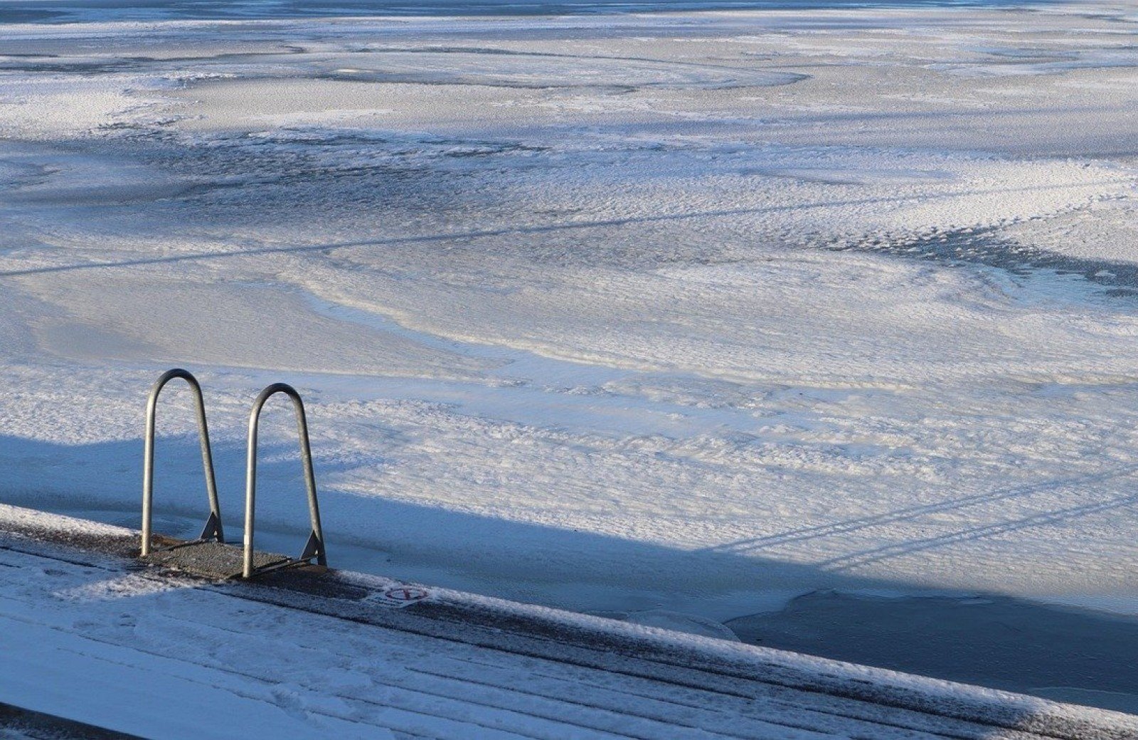 Winterschwimmen im Campingurlaub in Holland